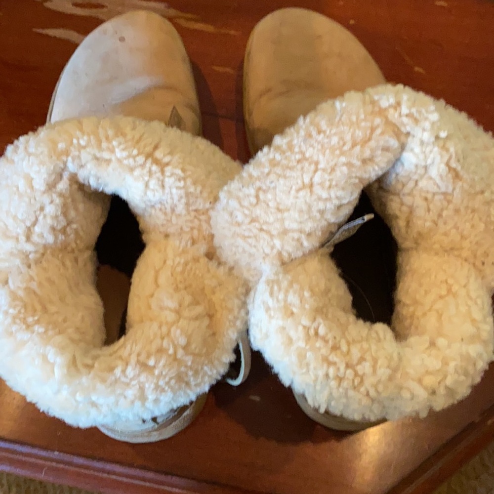 Ugg Boots - image 4
